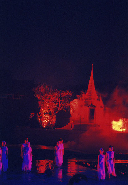 Show at the Grand Palace