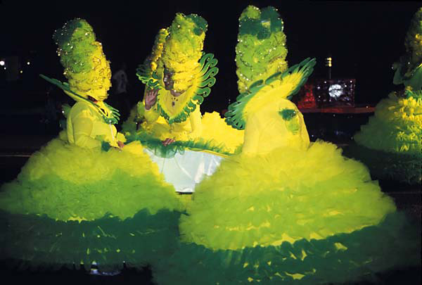 Yellow mermaids, Thames Festival